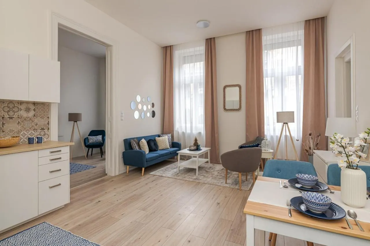 Luxury Huge Apartman - 92M2 - 3 Bedrooms - 3 Air Conditioners - Free Garage!!! Budapešť Apartmán