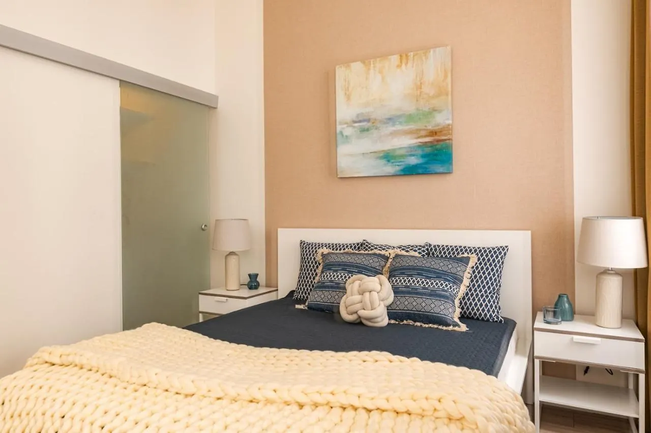 Luxury Huge Apartman - 92M2 - 3 Bedrooms - 3 Air Conditioners - Free Garage!!! Budapest Apartment