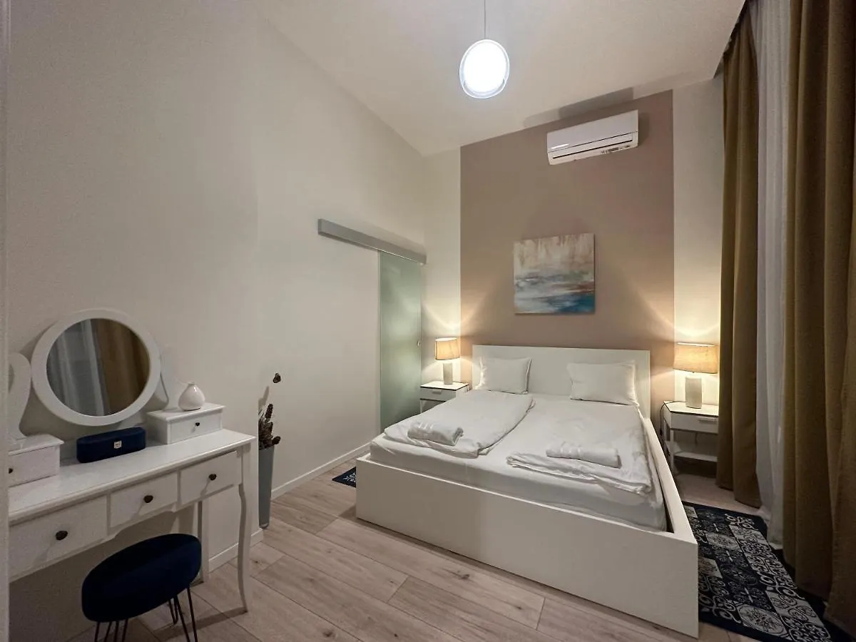 Luxury Huge Apartman - 92M2 - 3 Bedrooms - 3 Air Conditioners - Free Garage!!! Budapest Apartment