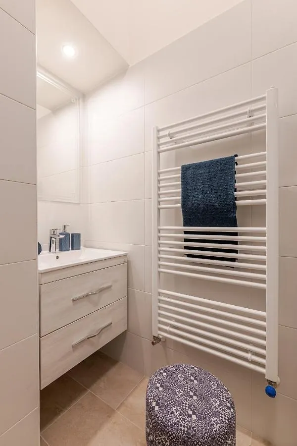 Apartment Luxury Huge Apartman - 92M2 - 3 Bedrooms - 3 Air Conditioners - Free Garage!!! Budapest