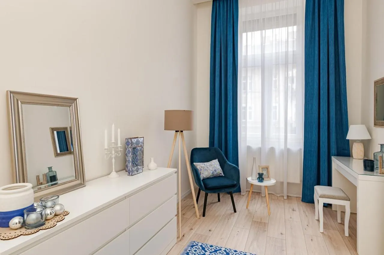 Luxury Huge Apartman - 92M2 - 3 Bedrooms - 3 Air Conditioners - Free Garage!!! Budapest Hungary