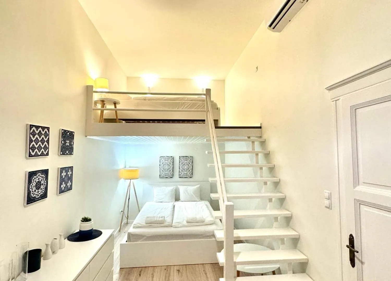 Luxury Huge Apartman - 92M2 - 3 Bedrooms - 3 Air Conditioners - Free Garage!!! Budapest